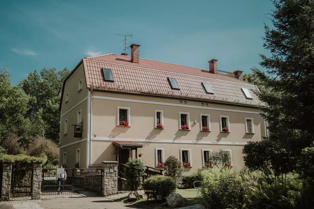 Ślężański Młyn: Hotel, restauracja, stadnina. Poznaj pełną ofertę